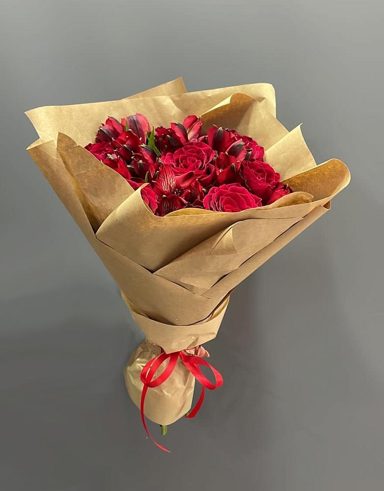 Букет цветов из: Альстромерии и Розы в Козловке Воронежской области