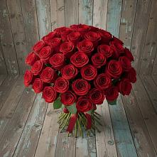 Букет 55 Красных роз Фридом #REPLACE_PRED# Козловке Воронежской области