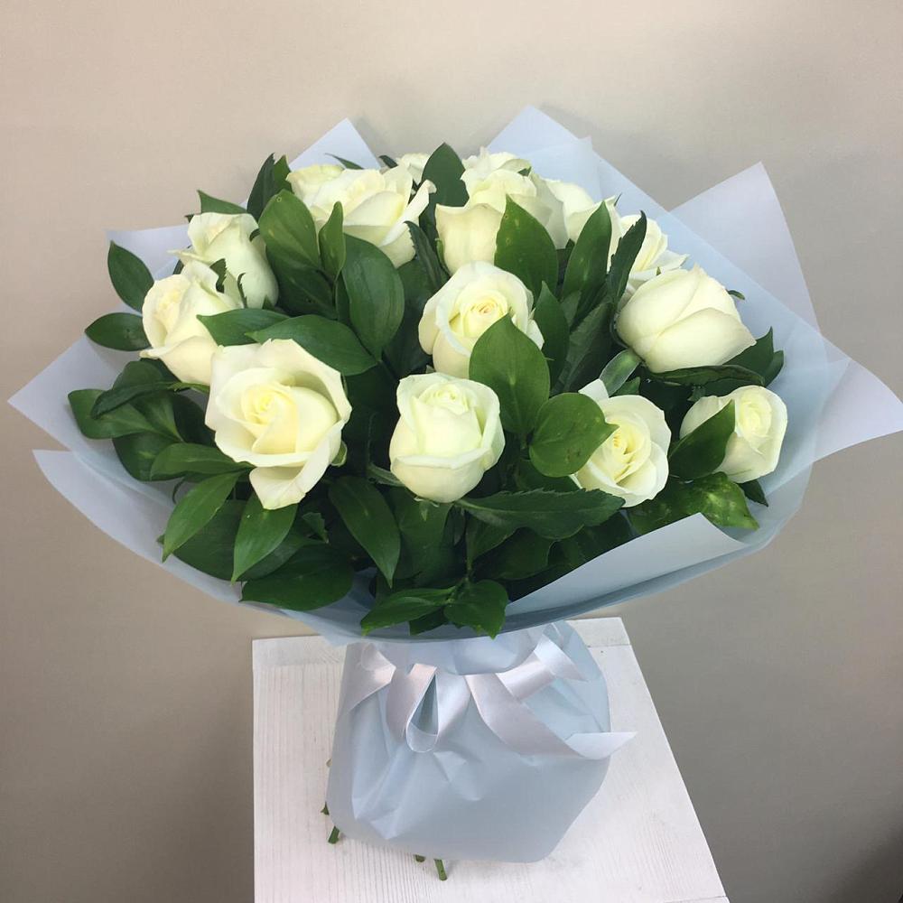 Букет 15 Белых роз Проуд в Козловке Воронежской области