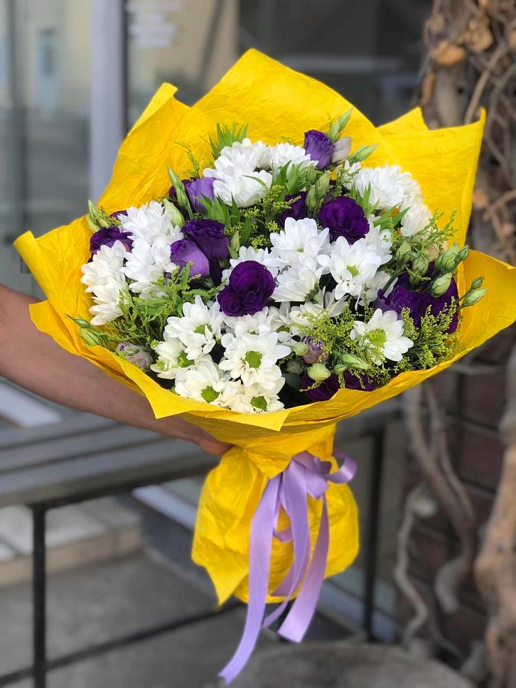 Букет цветов из: Ирисы, Хризантемы и Ромашки в Козловке Воронежской области