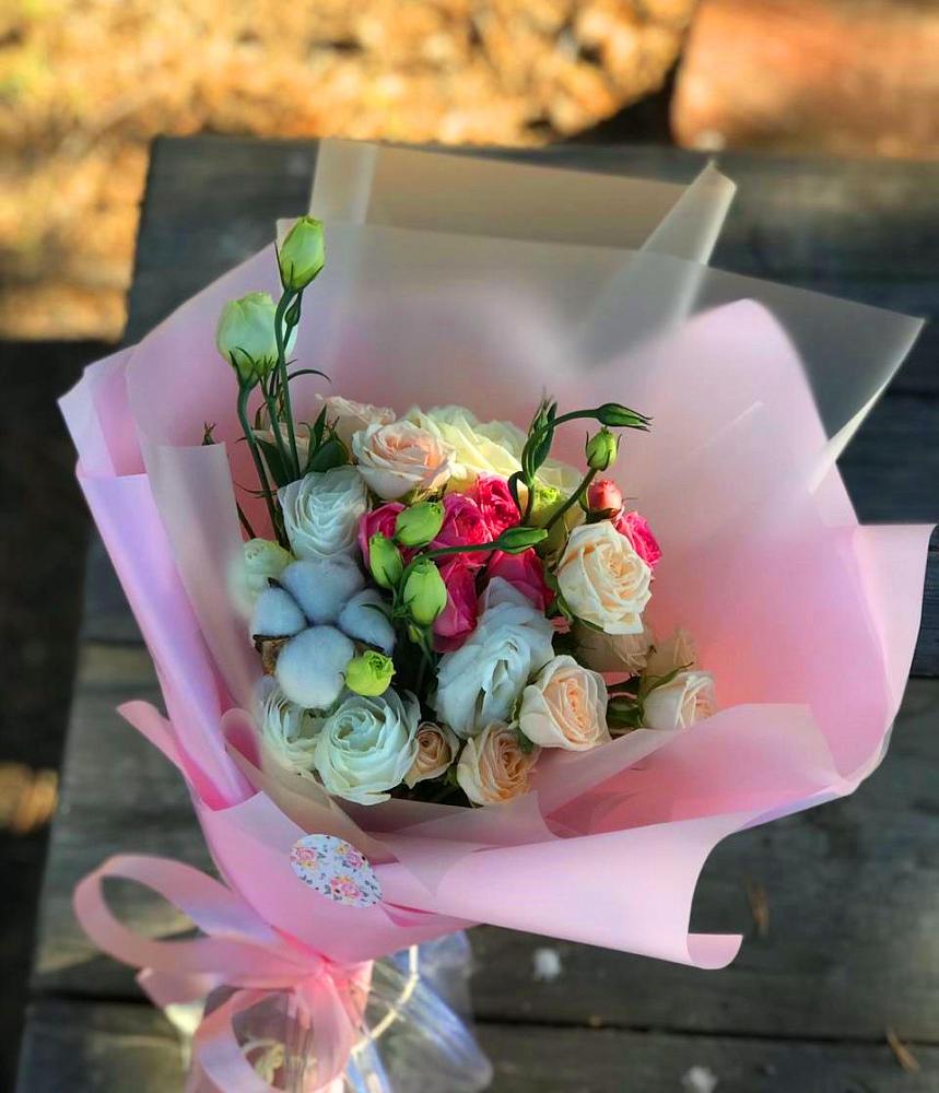 Букет цветов из: Розы и Лизиантусы в Козловке Воронежской области