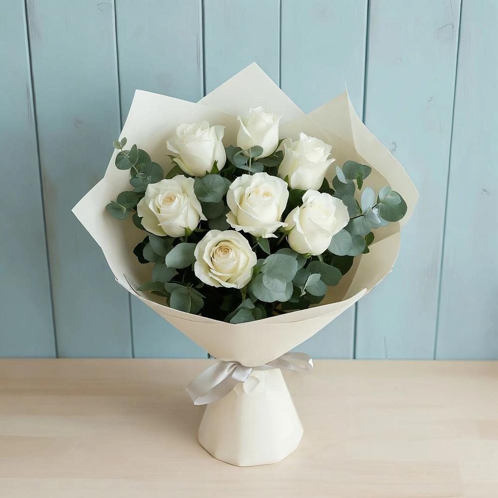 Букет Белые розы в Эвкалипте в Козловке Воронежской области