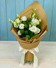 Букет цветов из:  Хризантемы и Лизиантусы в Козловке Воронежской области