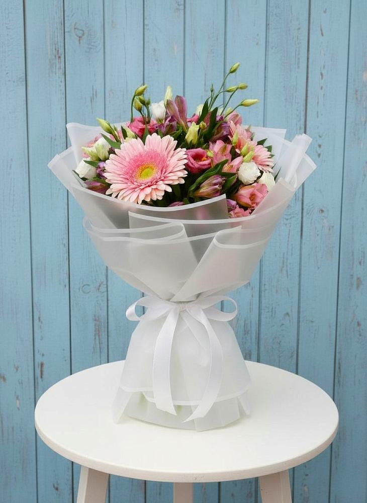 Букет цветов из: Герберы, Альстромерии и Лизиантусы в Козловке Воронежской области