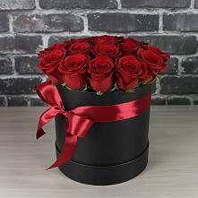 Цветочная композиция из Розы в шляпной коробке в Козловке Воронежской области