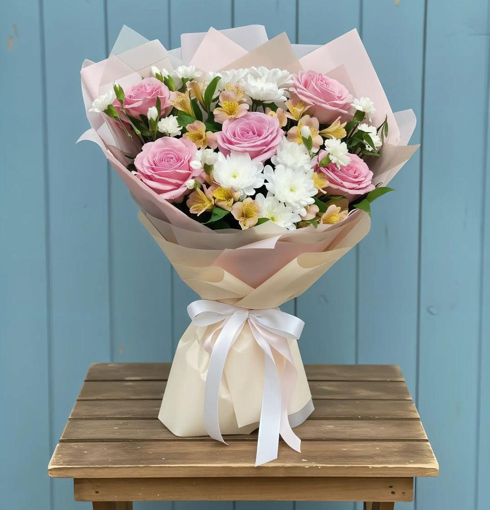 Букет цветов из: Гвоздики, Орхидеи и Розы в Козловке Воронежской области