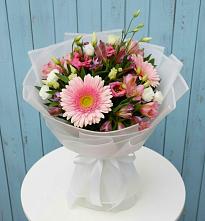 Букет цветов из:  Герберы, Альстромерии и Лизиантусы в Козловке Воронежской области