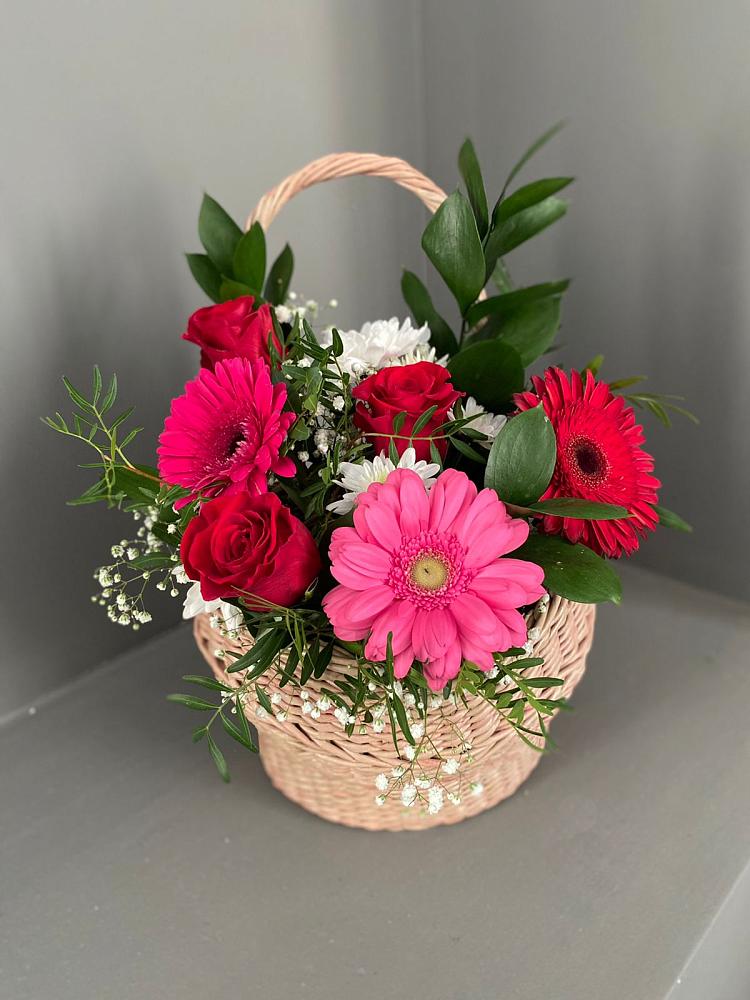 Цветочная композиция из Розы, Хризантемы и Герберы в корзине в Козловке Воронежской области