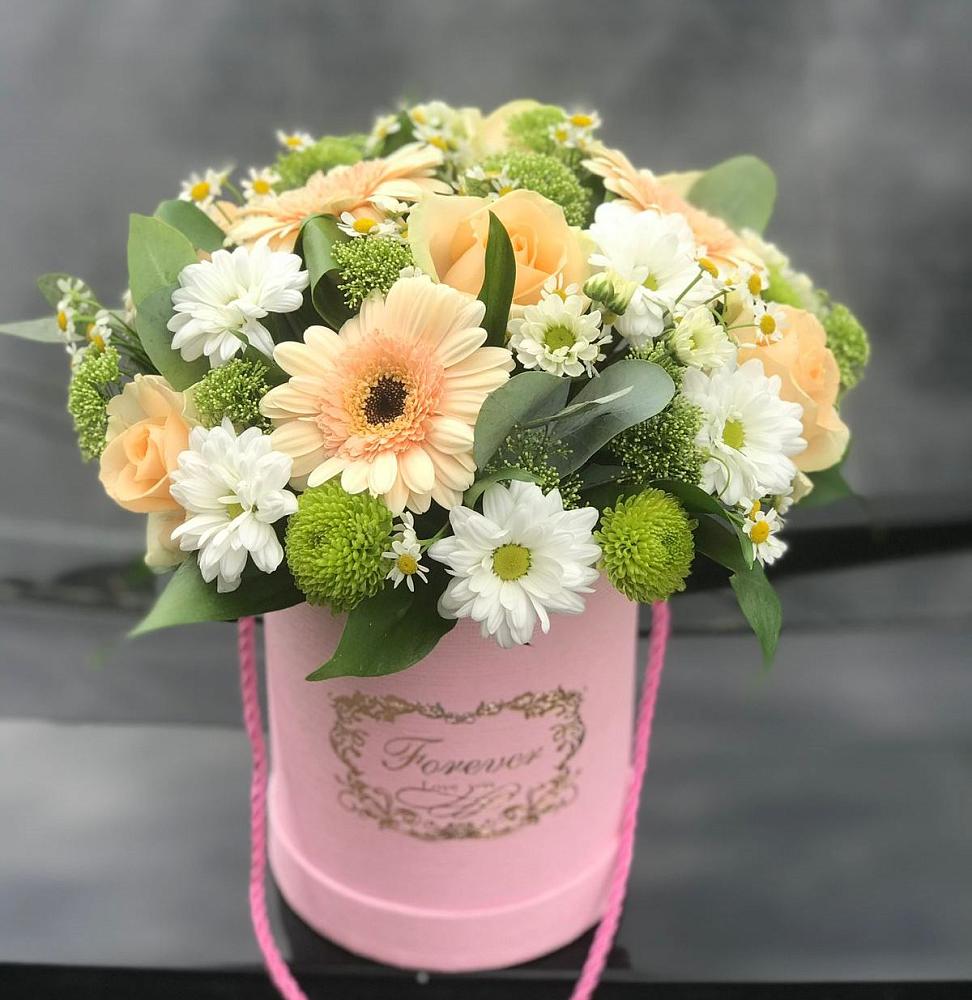 Цветочная композиция из Розы, Герберы и Хризантемы в шляпной коробке в Козловке Воронежской области